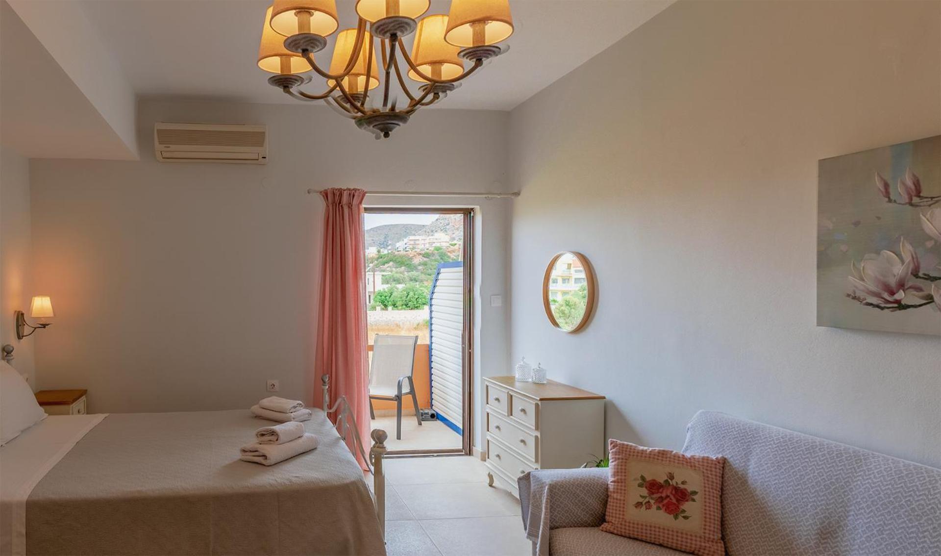 Kaiti 'S Studios & Apartments Палиохора Екстериор снимка